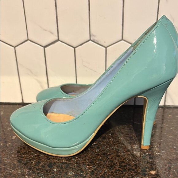 Suzy Shier Womens Blueteal Pumps size 7 heels closed toe - Picture 3 of 7